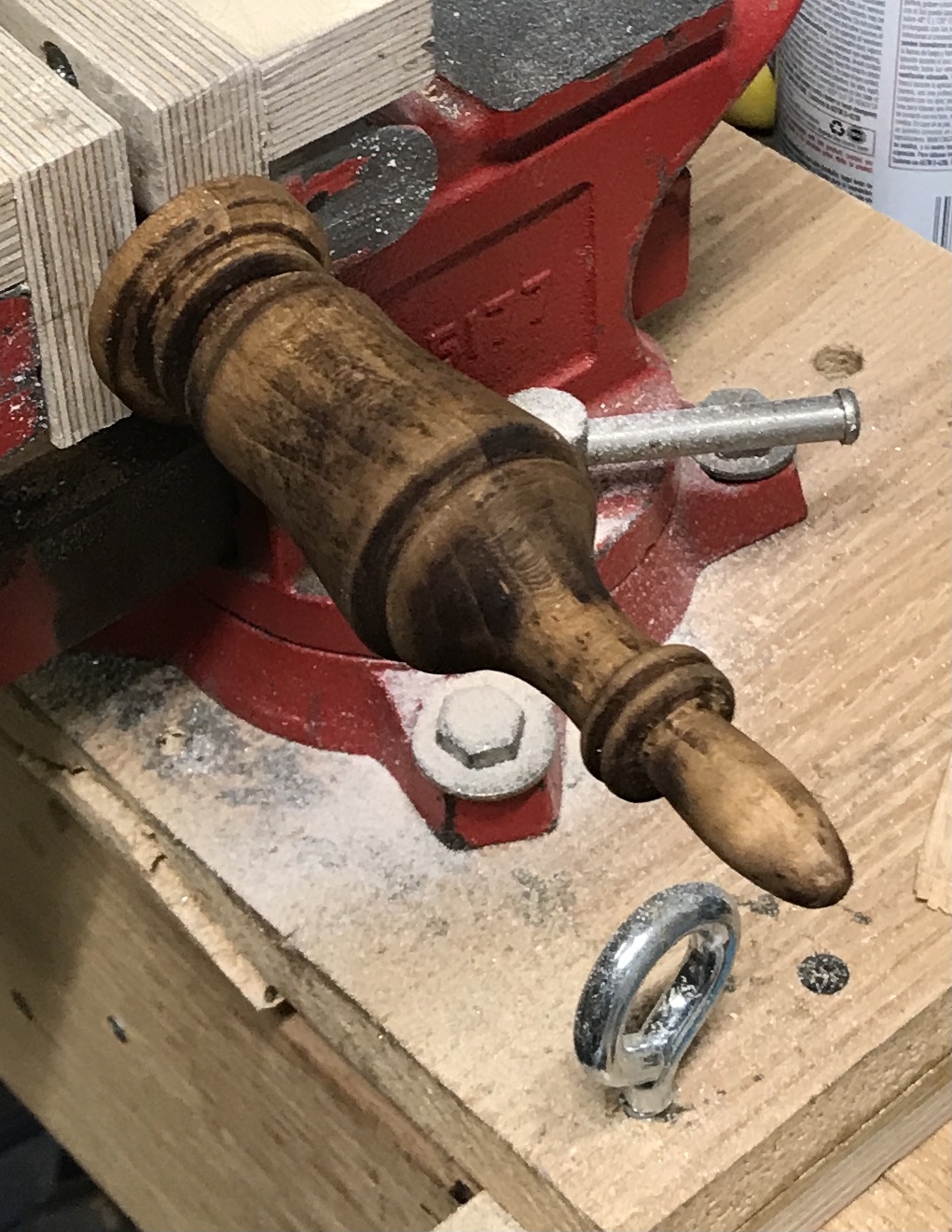 The finial stained with the 2:1 mixture